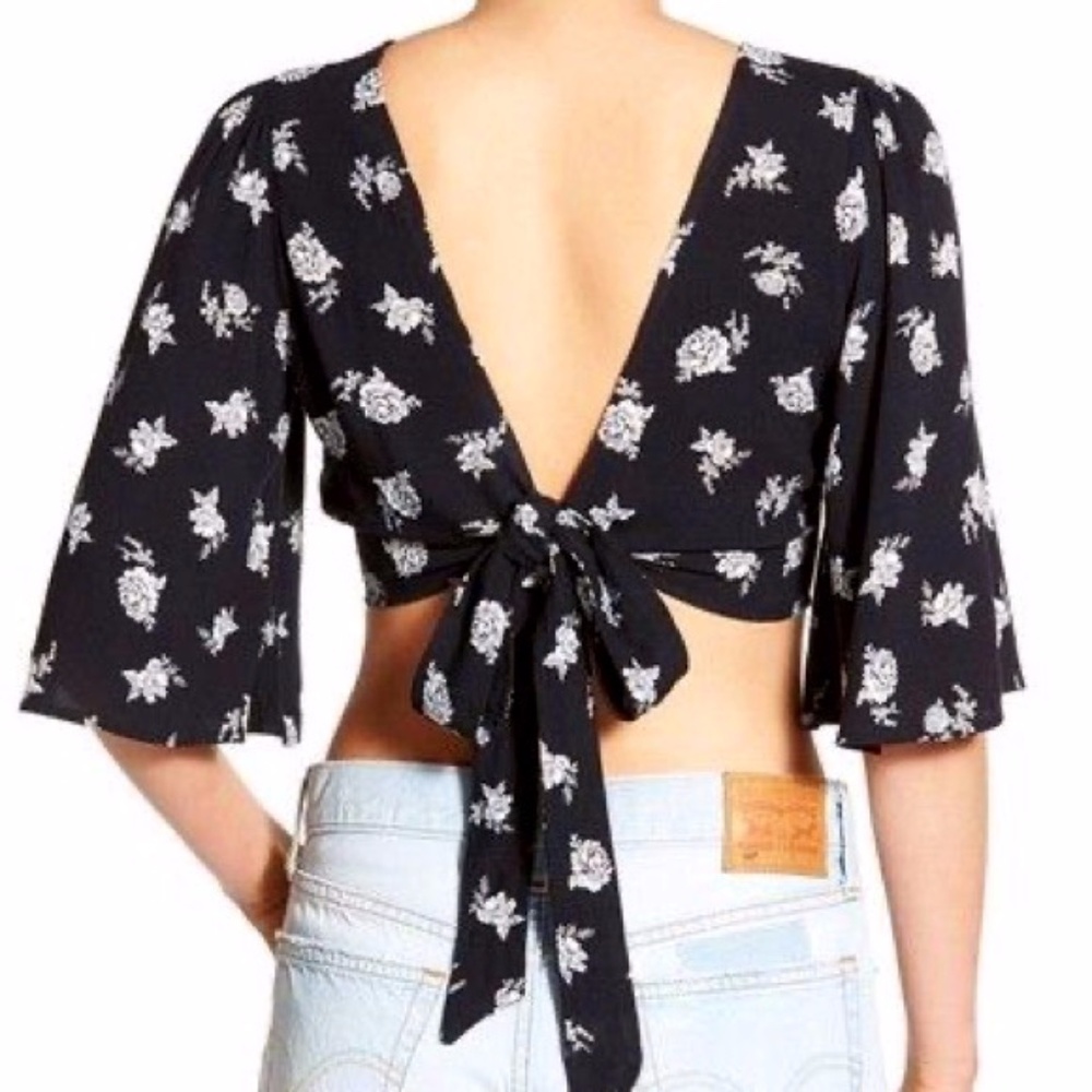 CHLOE & KATIE Cropped Black Floral Wrap Tie Top,  Sz S